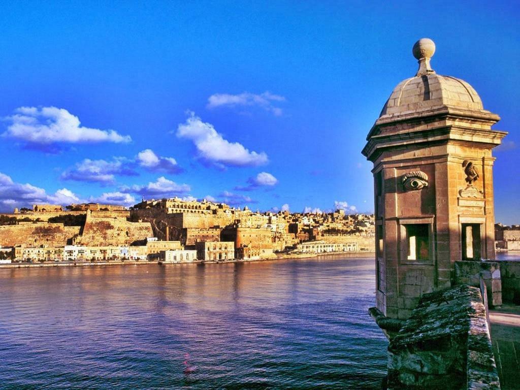 Cosy 1Br Penthouse With Terrace, Great Location Apartamento Gzira Exterior foto