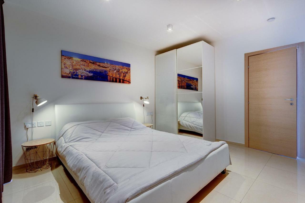 Cosy 1Br Penthouse With Terrace, Great Location Apartamento Gzira Exterior foto