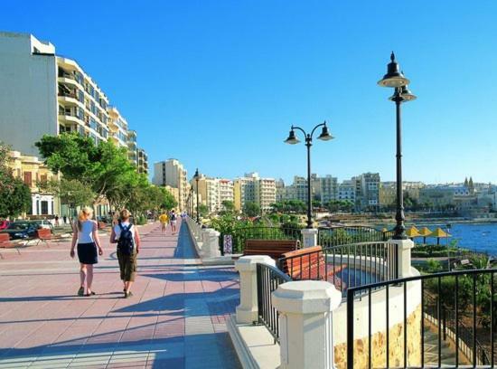 Cosy 1Br Penthouse With Terrace, Great Location Apartamento Gzira Exterior foto